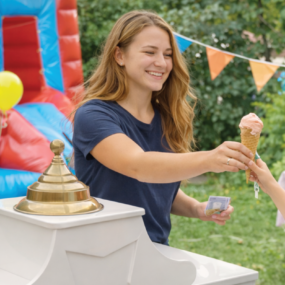 Kleine ijskar voor een kinderverjaardag